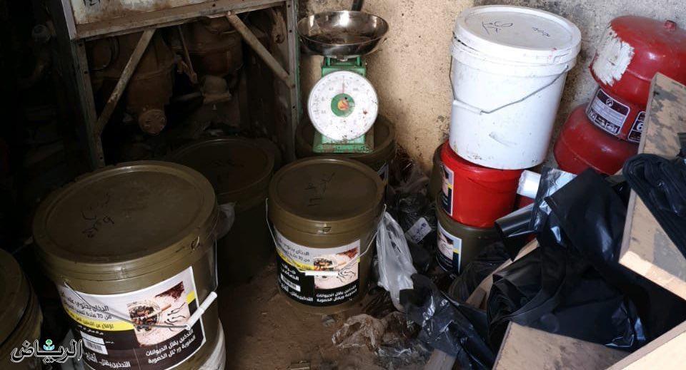  مصادرة وإتلاف أكثر من نصف طن من منتجات التبغ مجهولة المصدر في بلدية العمرة بمكة