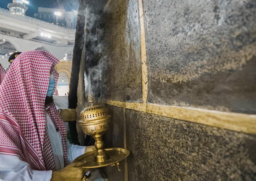  تطييب الكعبة المشرفة