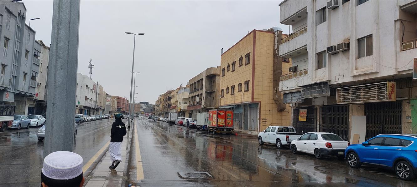هطول أمطار من خفيفة إلى متوسطة على مدينة الرياض