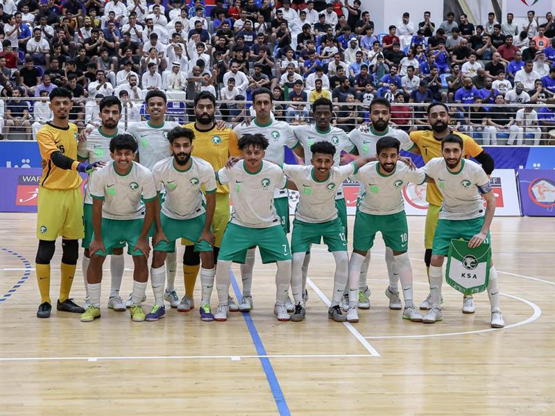 أخضر الصالات