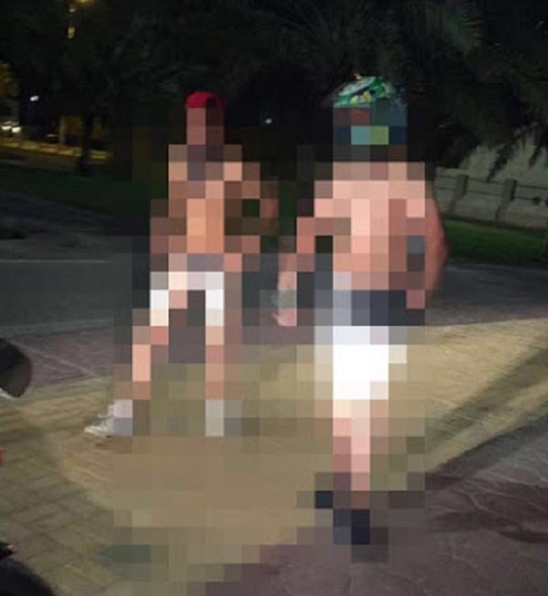 شباب يظهرون شبه عراة بكورنيش الدمام .. ومطالبات بالقبض عليهم