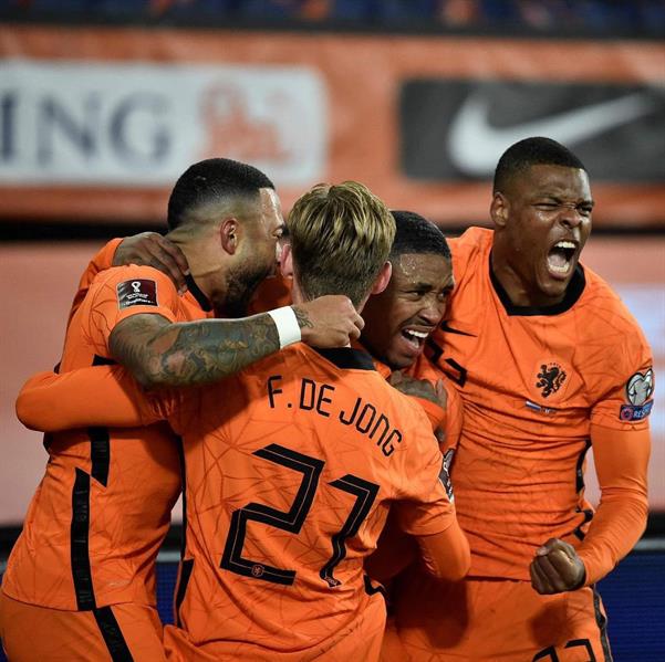 هولندا تخطف بطاقة التأهل لمونديال 2022 بثنائية في النرويج 