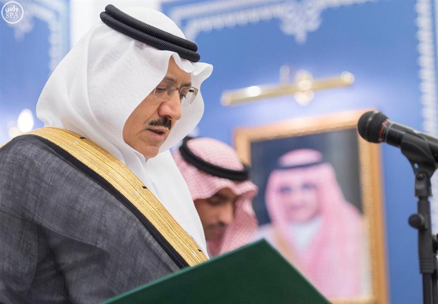  أمام خادم الحرمين الشريفين .. أمير الحدود الشمالية ووزير الإسكان يؤديان القسم