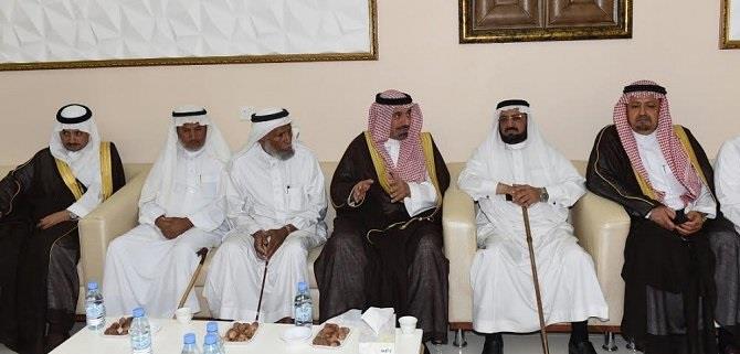 بالفيديو.. أمير نجران يعزي ذوي شهيدي الاعتداء الإرهابي على مسجد المشهد