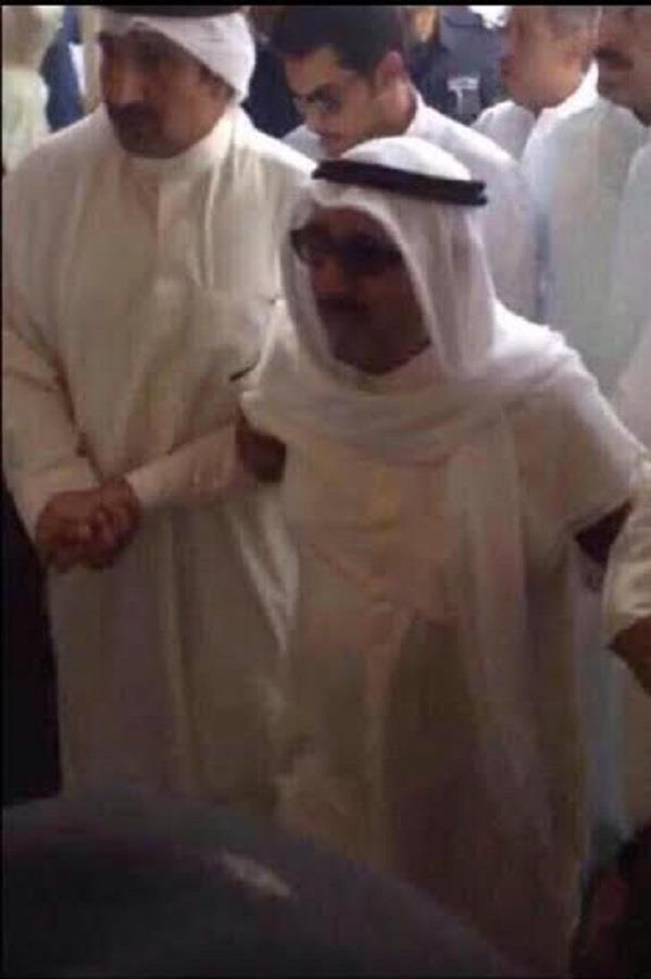 صور ترصد مشاعر أمير الكويت أثناء تفقده لمسجد الإمام الصادق