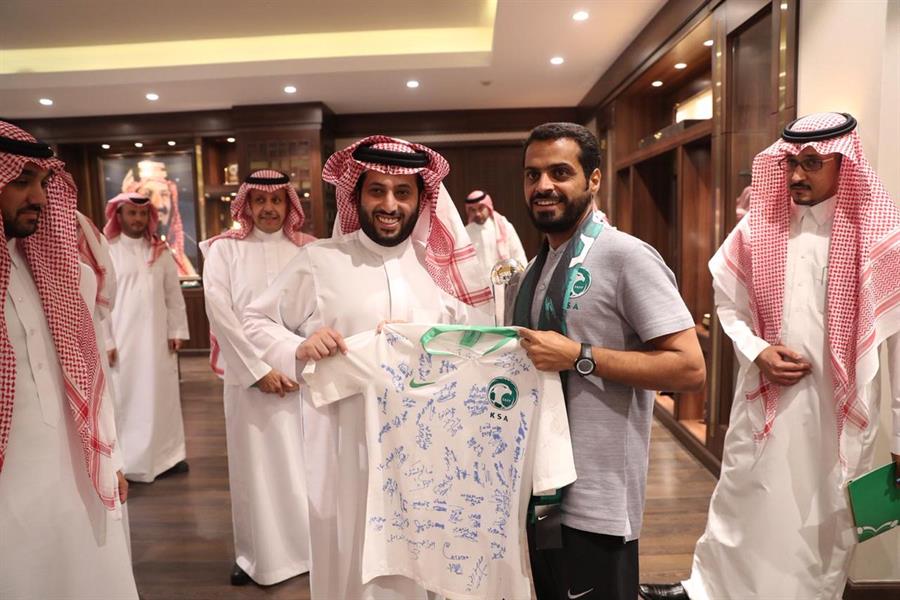 تركي آل الشيخ يستقبل منتخب الشباب المتوج بكأس آسيا