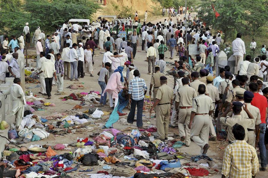 A stampede at a religious ceremony near a temple in Datia in 2013