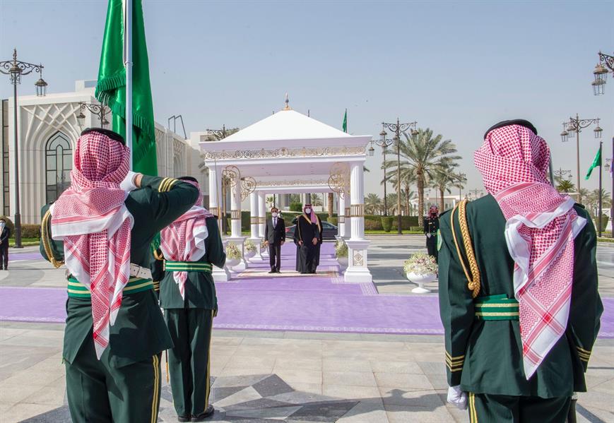 ولي العهد يستقبل رئيس الوزراء التايلاندي ويعقد معه جلسة مباحثات رسمية
