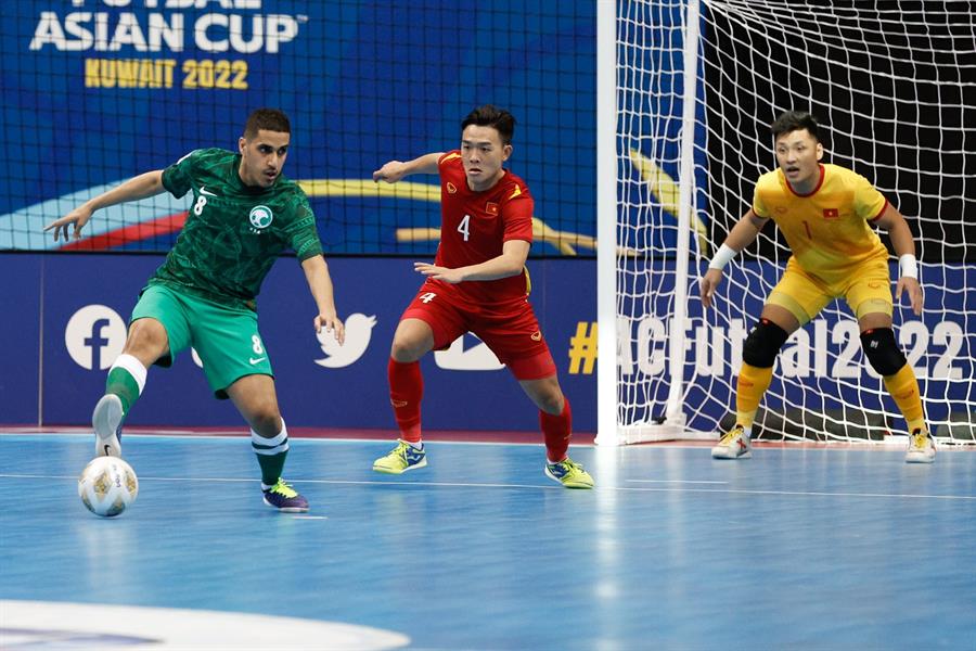 أخضر الصالات أخضر الصالات