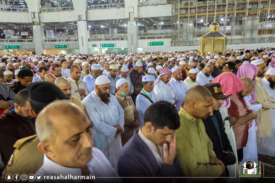 صلاة الخسوف بالمسجد الحرام