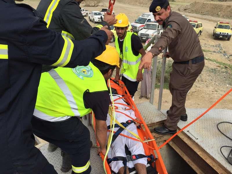 انتشال جثمان أربعيني من داخل بئر بـقلوة الباحة