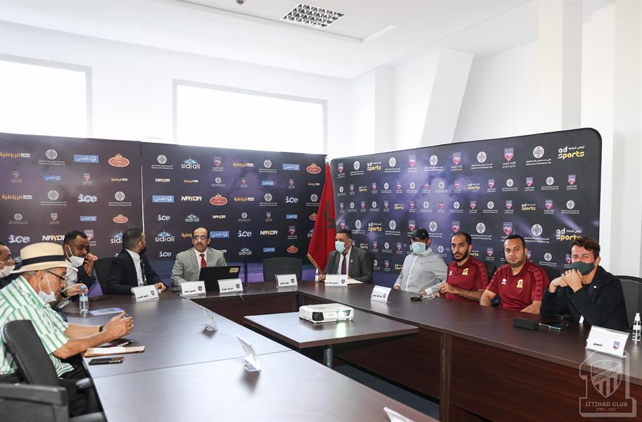 الاتحاد بزيه الأساسي أمام الرجاء في نهائي البطولة العربية