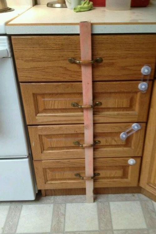 لحمايتهم من التسمم.. يجب أن تكون هذه الأشياء بعيدة عن متناول أطفالك لحمايتهم من التسمم.. يجب أن تكون هذه الأشياء بعيدة عن متناول أطفالك