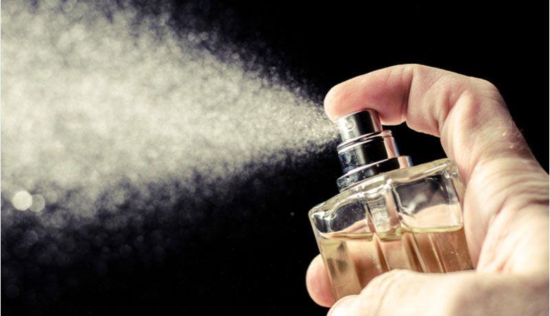 العطور ومستحضرات التجميل خطر يهدد المراهقين