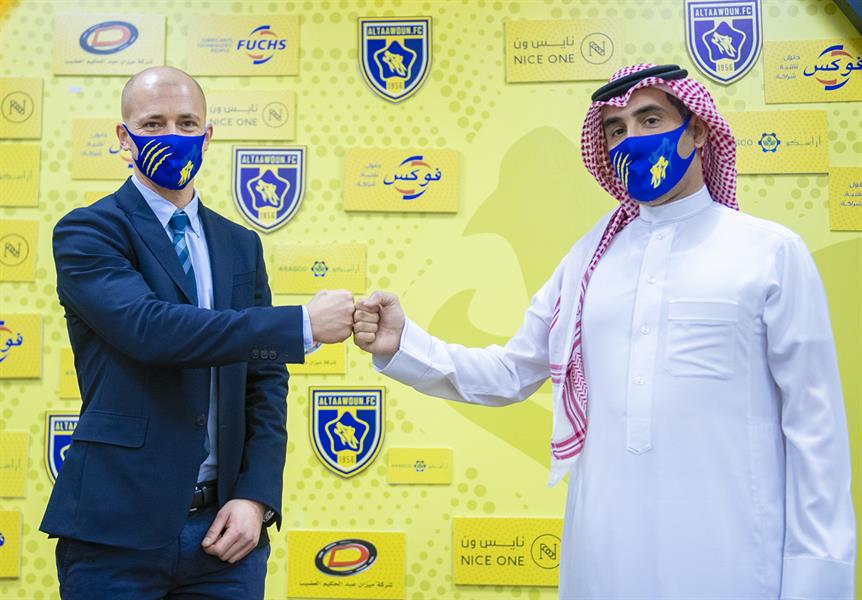 رسمياً.. التعاون يُعلن التعاقد مع البريطاني "نيستور" خلفاً لـ "كارتيرون" رسمياً.. التعاون يُعلن التعاقد مع البريطاني "نيستور" خلفاً لـ "كارتيرون"