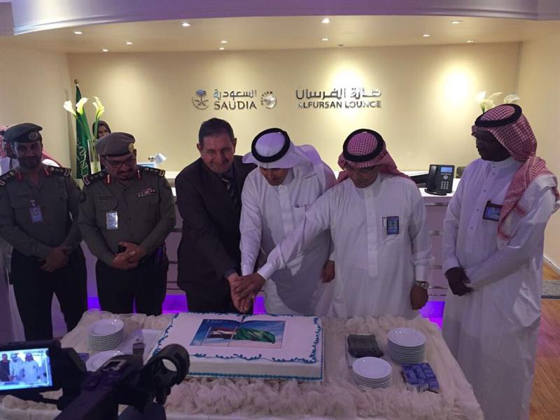 بالصور.. هبوط أول طائرة للخطوط السعودية في بغداد للمرة الأولى منذ 27 عاماً