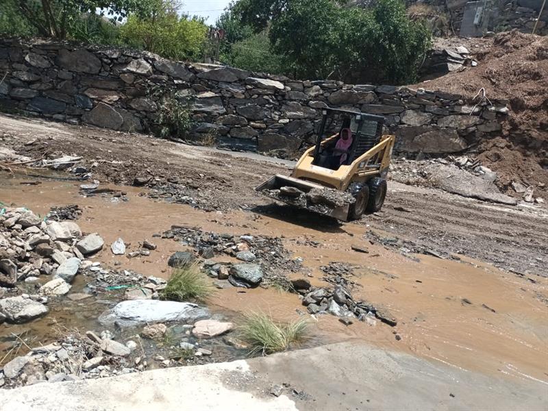 تسببت في انهيار صخور وقطع طرق.. هذا ما خلفته أمطار الباحة تسببت في انهيار صخور وقطع طرق.. هذا ما خلفته أمطار الباحة