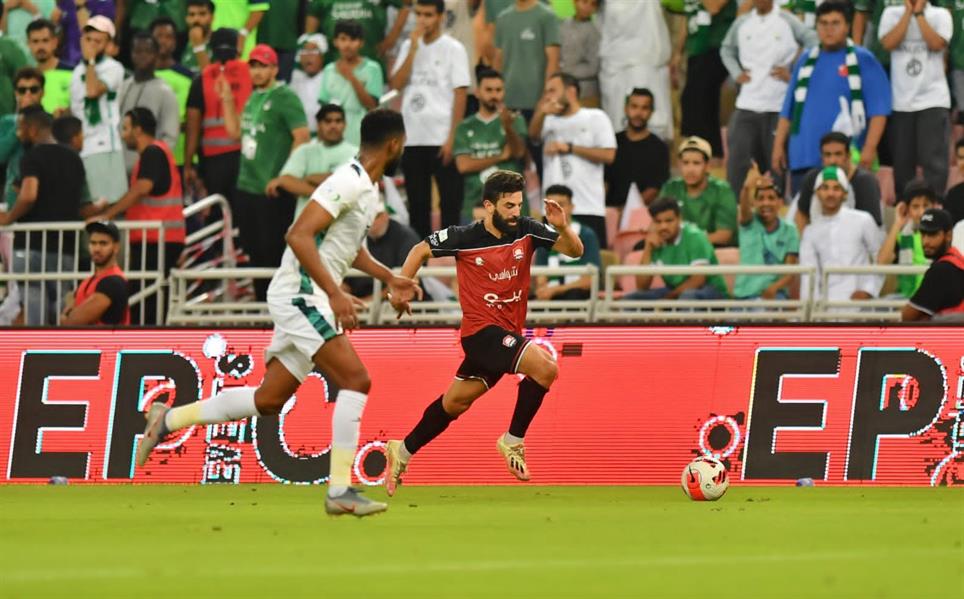 مباراة الأهلي والرائد