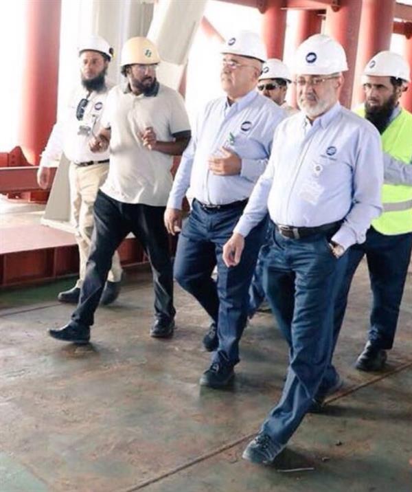 بالفيديو والصور.. وصول أكبر وحدة تحلية مياه في العالم إلى الشعيبة لتغذية مكة المكرمة بالمياه المحلاة