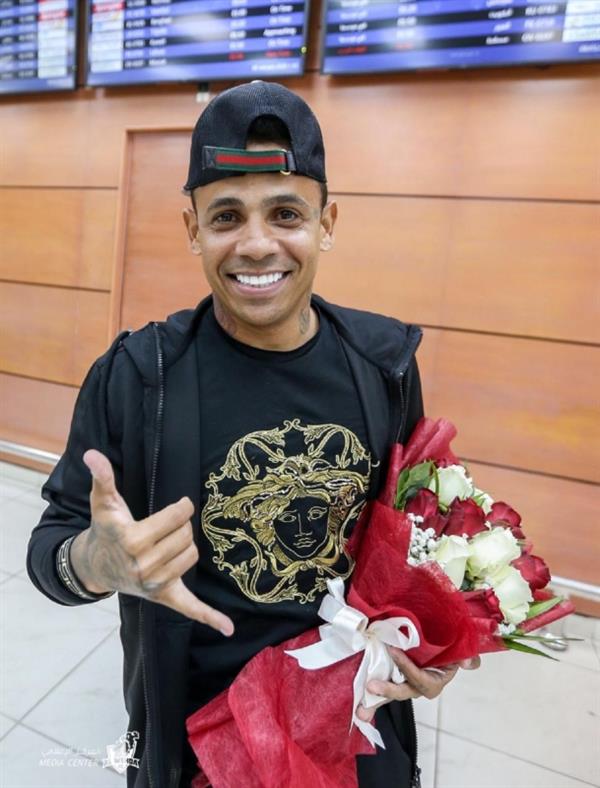 بالصور .. الوحدة يتعاقد مع إلتون جوزيه رسميًا