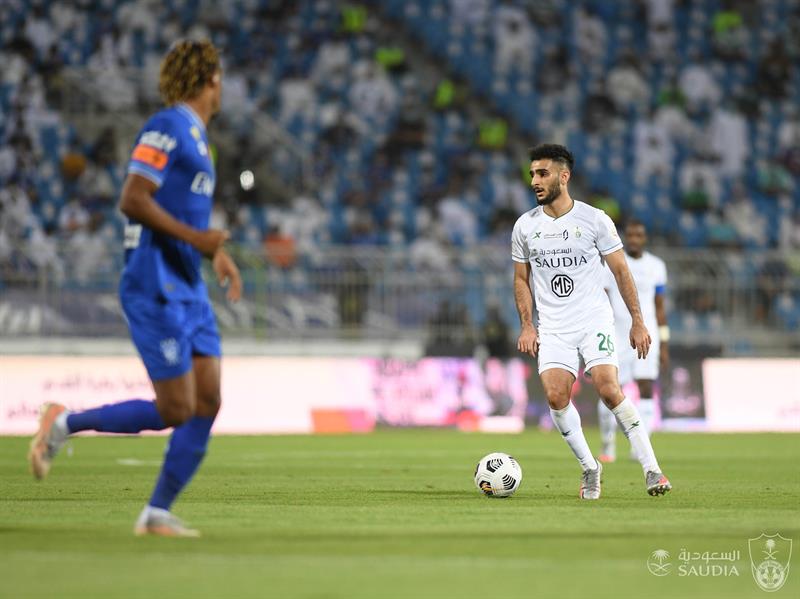 "الهلال" يضرب "الأهلي" بخماسية ويقترب خطوة من لقب الدوري (فيديو وصور)