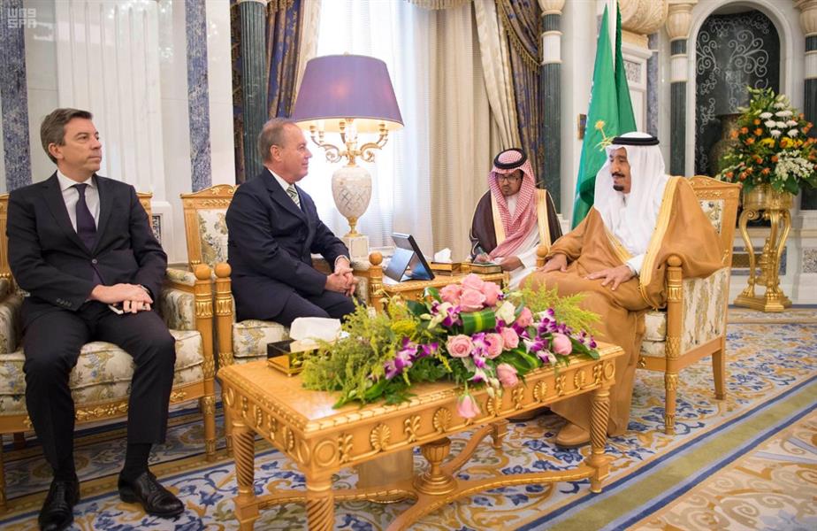 خادم الحرمين يستقبل سفير فرنسا
