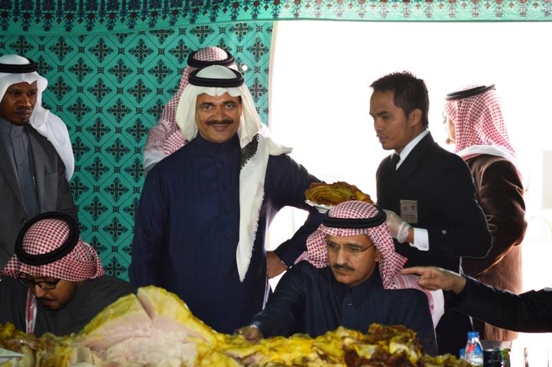 امير الرياض في زيارة سعود الدويش