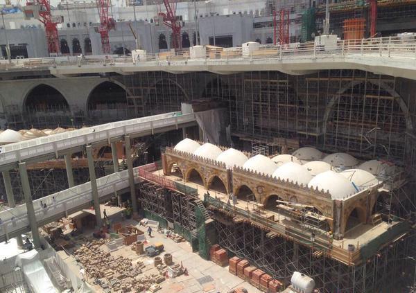 صحن الحرم المكي الشريف يتزين بالرواق العثماني