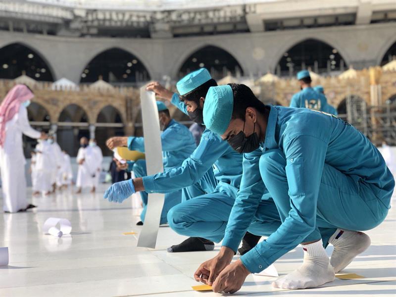  مع زيادة أعداد المعتمرين .. السديس يوجه بإعادة ترتيب مسارات صحن المطاف