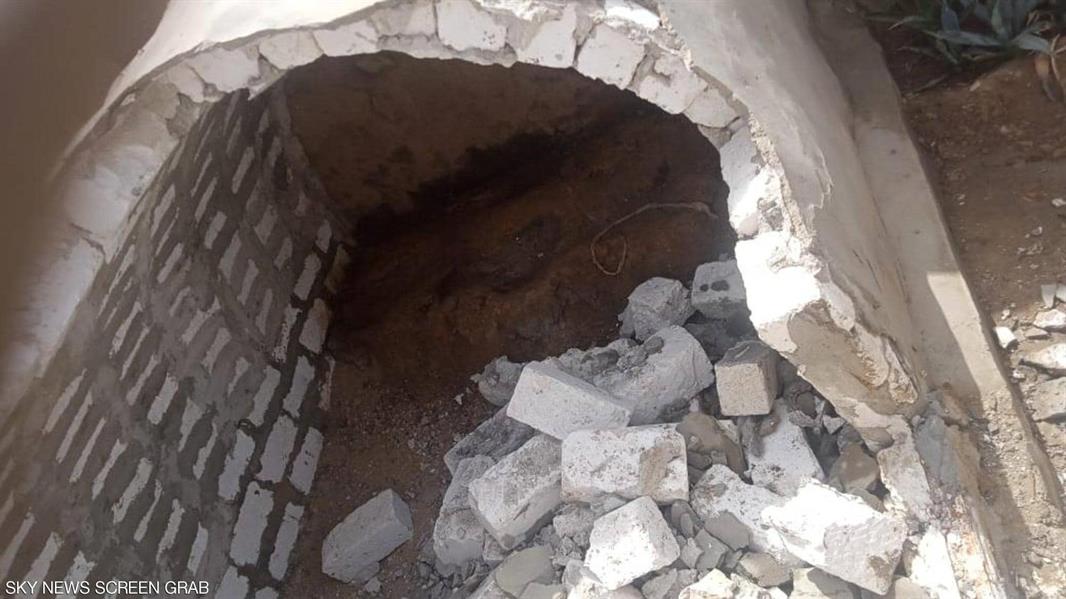 واقعة غريبة.. مصري ذهب لزيارة قبر والده فاكتشف اختفاء الجثة واقعة غريبة.. مصري ذهب لزيارة قبر والده فاكتشف اختفاء الجثة