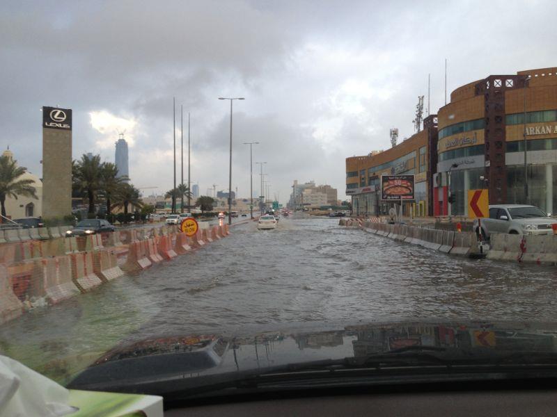 هطول الامطار على الرياض