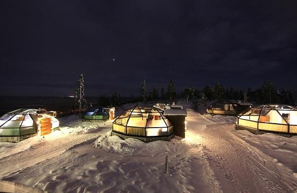 بالصور.. فندق من 24 قبة لمشاهدة أضواء الشمال الساحرة