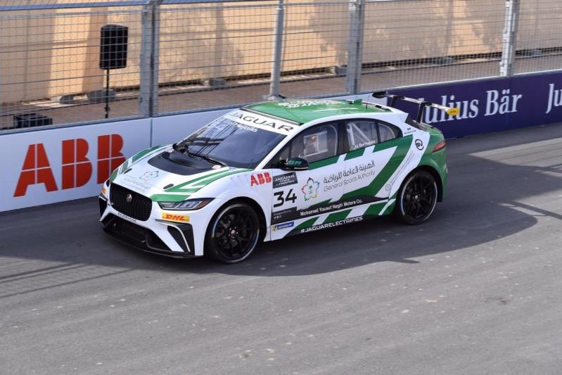 بالصور : ريما الجفالي.. أول سعودية تُشارك بسباق سيارات بالصور : ريما الجفالي.. أول سعودية تُشارك بسباق سيارات