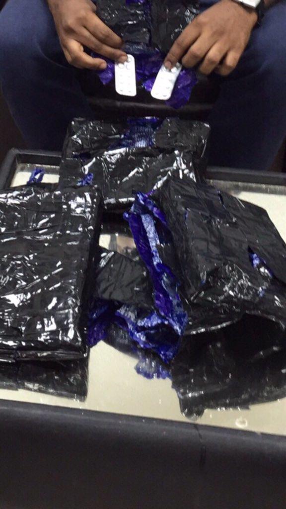  بالصور.. إحباط محاولة تهريب أكثر من 5000 حبة 