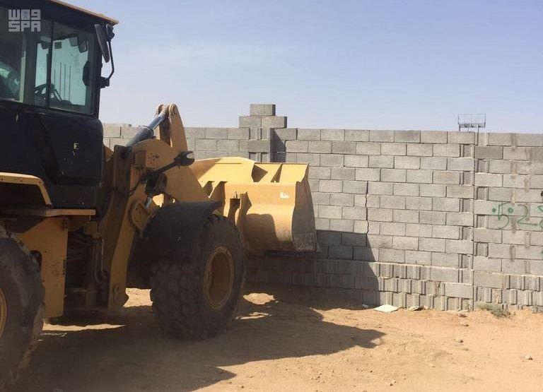 في إطار محاربة لصوص الأراضي.. إزالة تعديات على أراضٍ حكومية بالطائف (صور) في إطار محاربة لصوص الأراضي.. إزالة تعديات على أراضٍ حكومية بالطائف (صور)