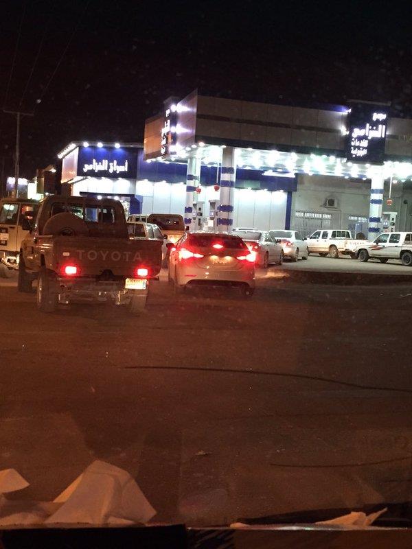  ازدحام على المحطات قبل ساعات من رفع أسعار الوقود