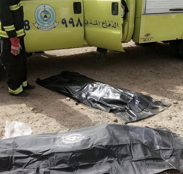 بالصور.. شاحنة تسحق مركبة بداخلها شابان على طريق بيشة- سبت العلايا