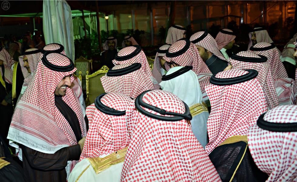 مفتي عام المملكة وأصحاب الفضيلة العلماء والمشايخ يطمئنون على صحة الملك