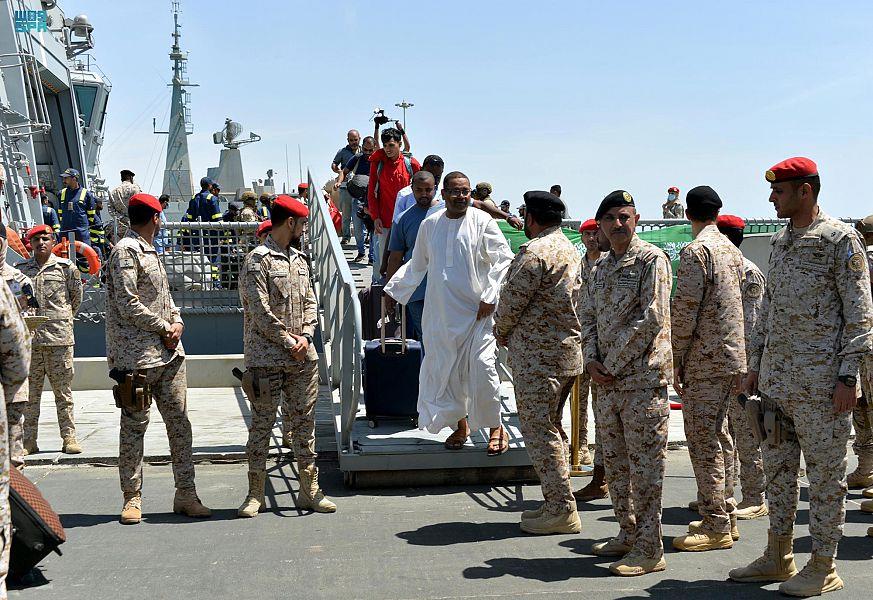 إجلاء 45 مواطنًا و88 من رعايا الدول من السودان إلى جدة إجلاء 45 مواطنًا و88 من رعايا الدول من السودان إلى جدة