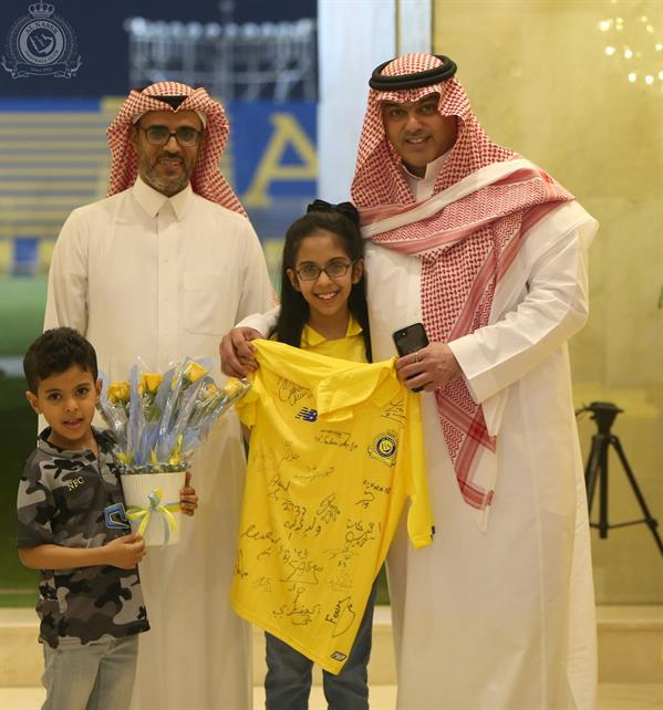 بعد مقطع تقبيلها رأس والدها.. 