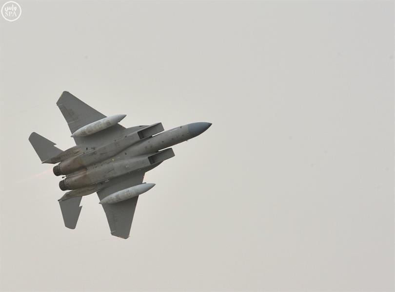 لقطات مميزة من العرض العسكري الختامي لتمرين رعد الشمال