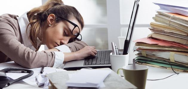 هل تتكلم أثناء نومك؟ لست وحدك.. إليك أسباب الحالة والعلاج