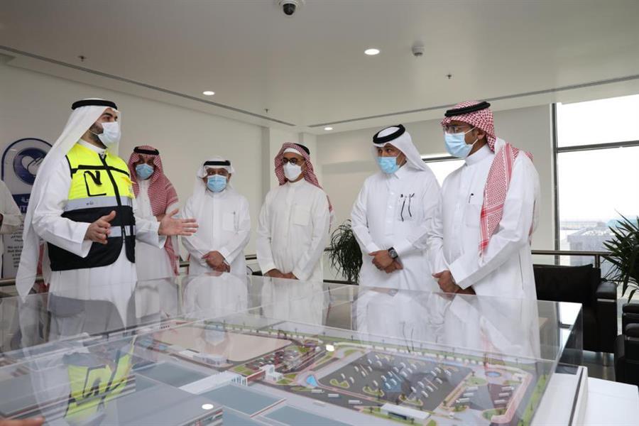 وزير الصناعة بندر الخريف وزير الصناعة بندر الخريف