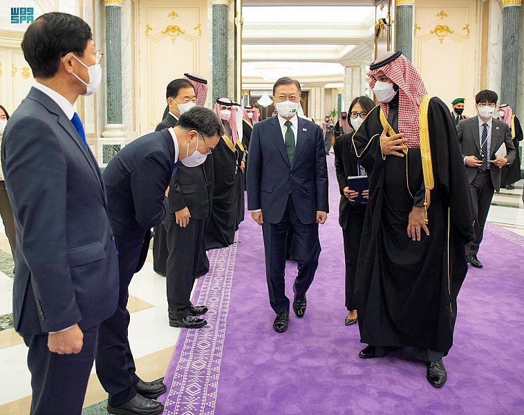 ولي العهد يستقبل رئيس كوريا الجنوبية ويعقدان جلسة مباحثات رسمية