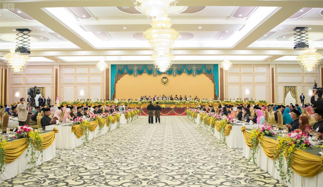 بالصور.. خادم الحرمين يُشرّف حفل عشاء ملك ماليزيا ويؤكد على وقوف المملكة وراء القضايا الإسلامية