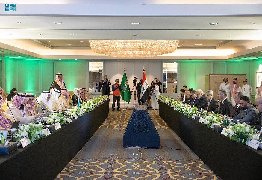 وزير الطاقة يبحث مع نظيره العراقي تعزيز التعاون بمجالات الكهرباء والطاقة المتجددة