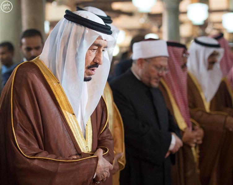 خادم الحرمين يزور الجامع الأزهر.. والدكتور الطيب في استقباله