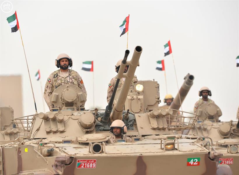 لقطات مميزة من العرض العسكري الختامي لتمرين رعد الشمال