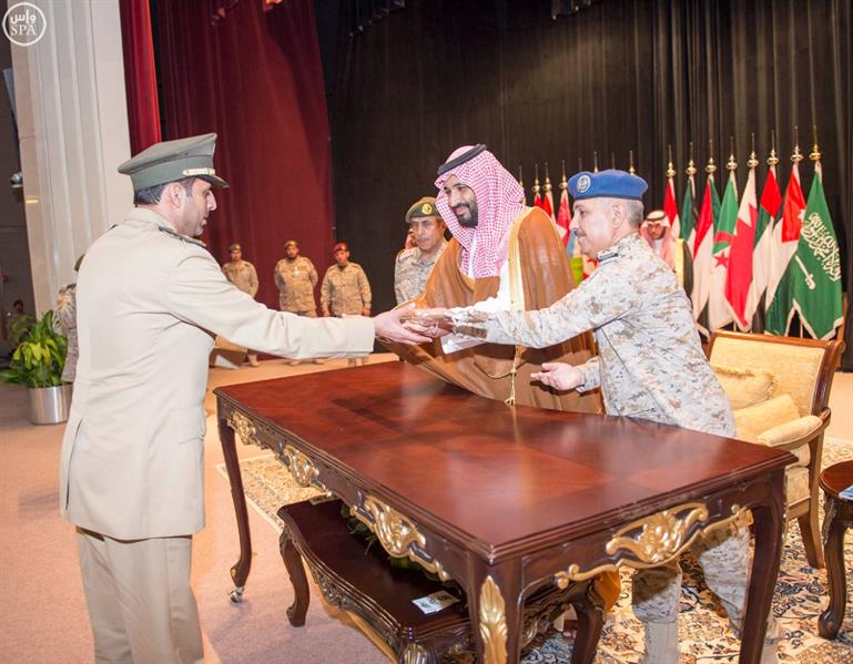 محمد بن سلمان يشهد حفل تخريج طلبة كلية القيادة والأركان للقوات المسلحة بالرياض