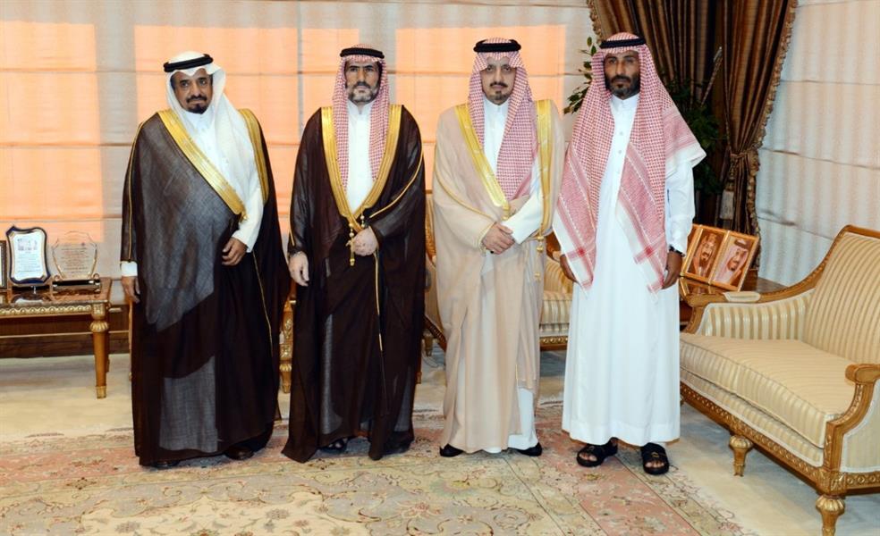 أمير عسير يستقبل 